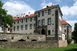 Замок Нелагозевес