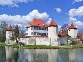 Замок Блютенбург