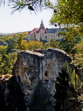 Замок Груба Скала